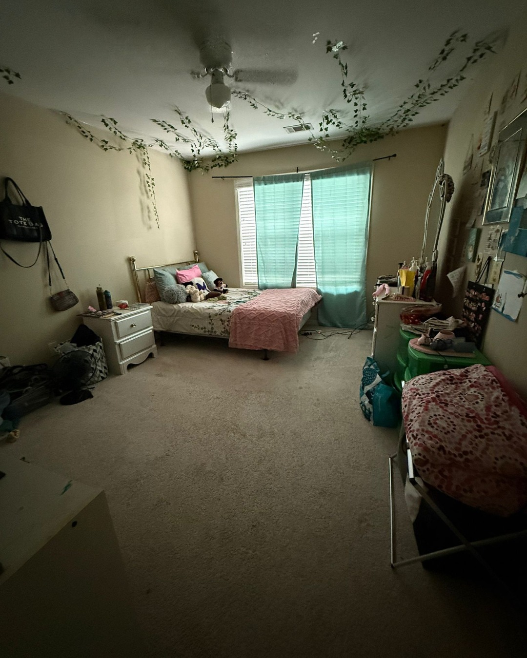 Bedroom02-1.jpg Bedroom02-1.jpg