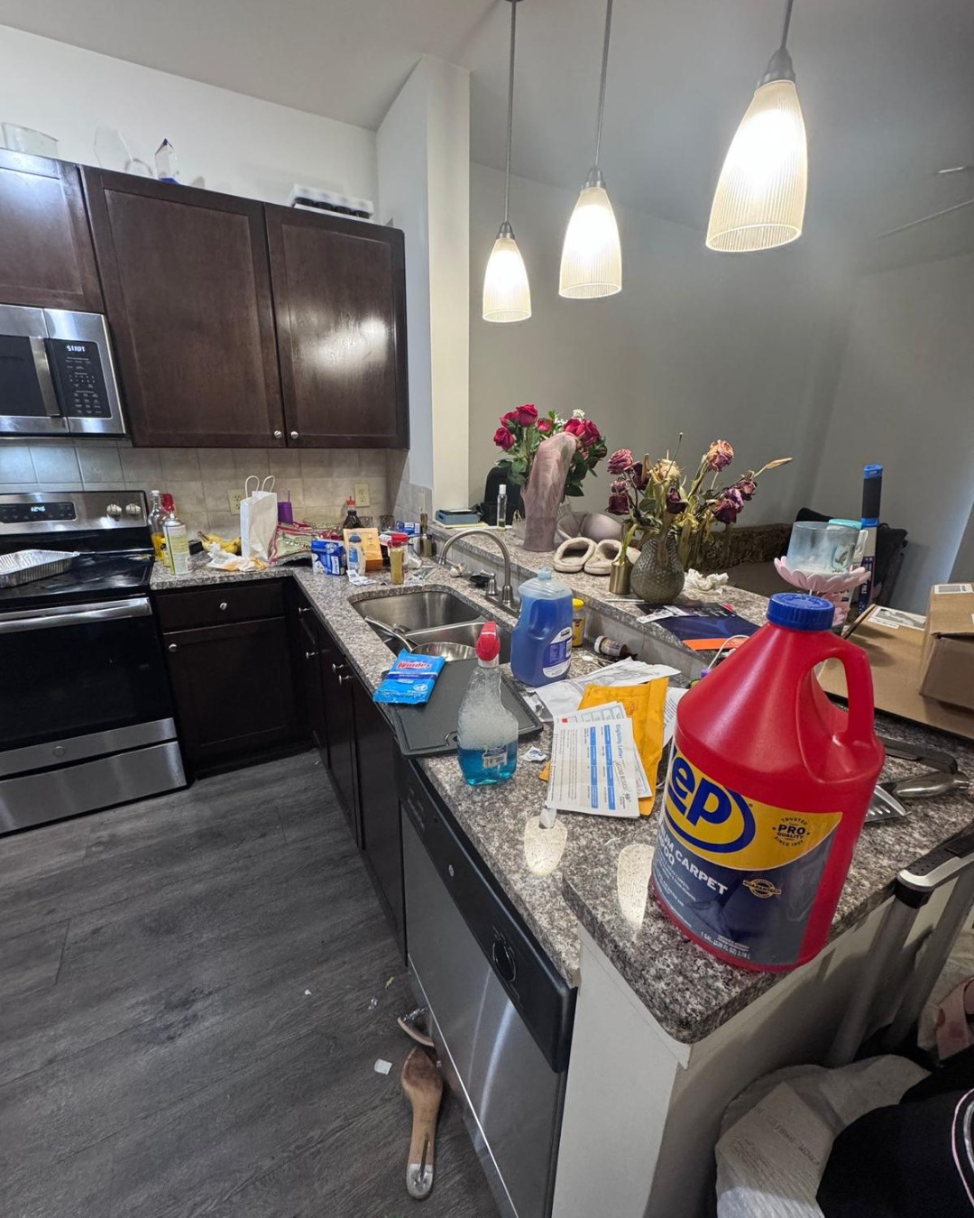 Kitchen.jpg Kitchen.jpg